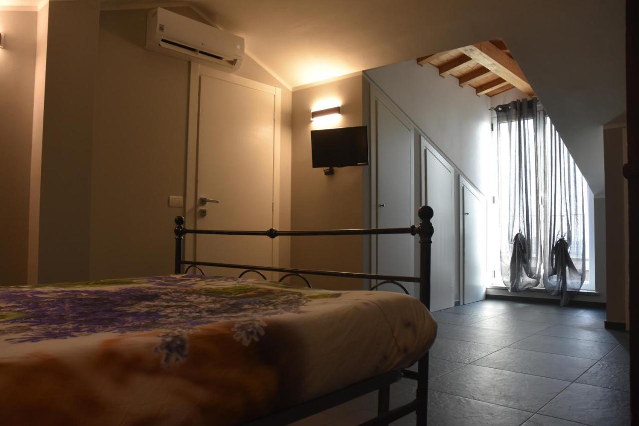 Collina Di Cloe Apartment Guarene Exterior photo